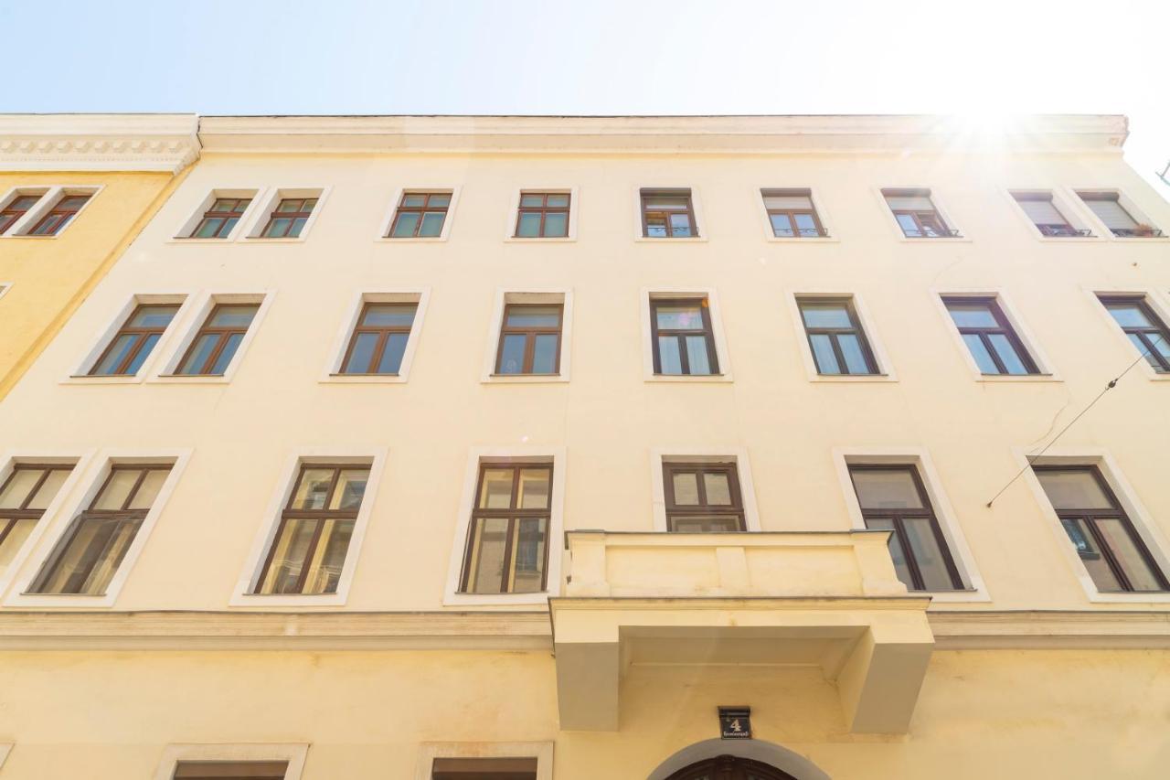 Die Fromme Hermine Wien Exteriör bild